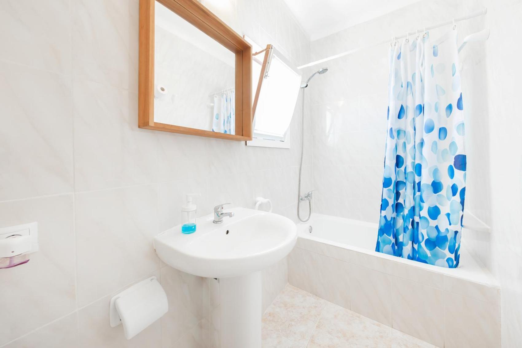 Hostal Cala Llombards Ngoại thất bức ảnh