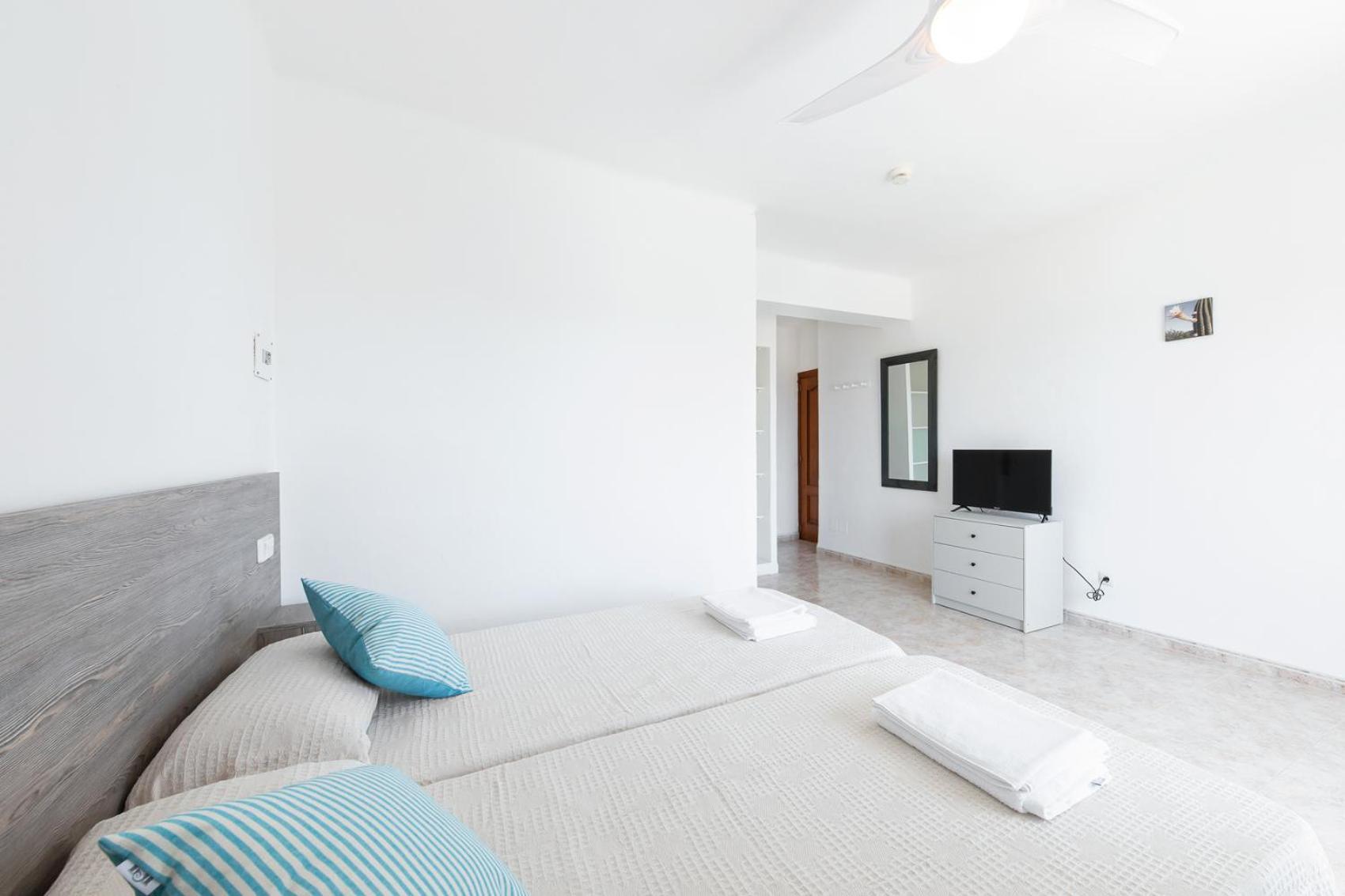 Hostal Cala Llombards Ngoại thất bức ảnh