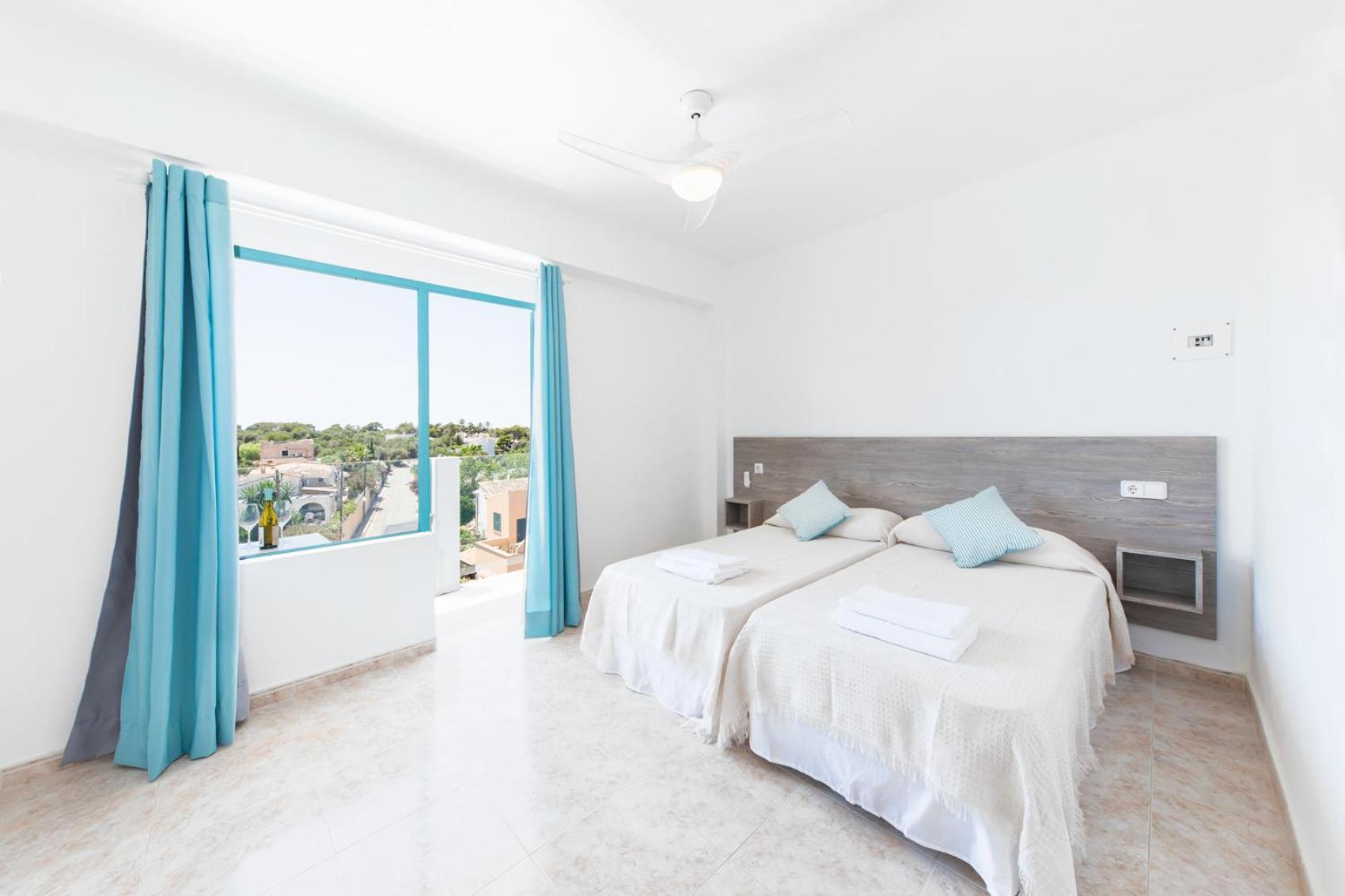 Hostal Cala Llombards Ngoại thất bức ảnh